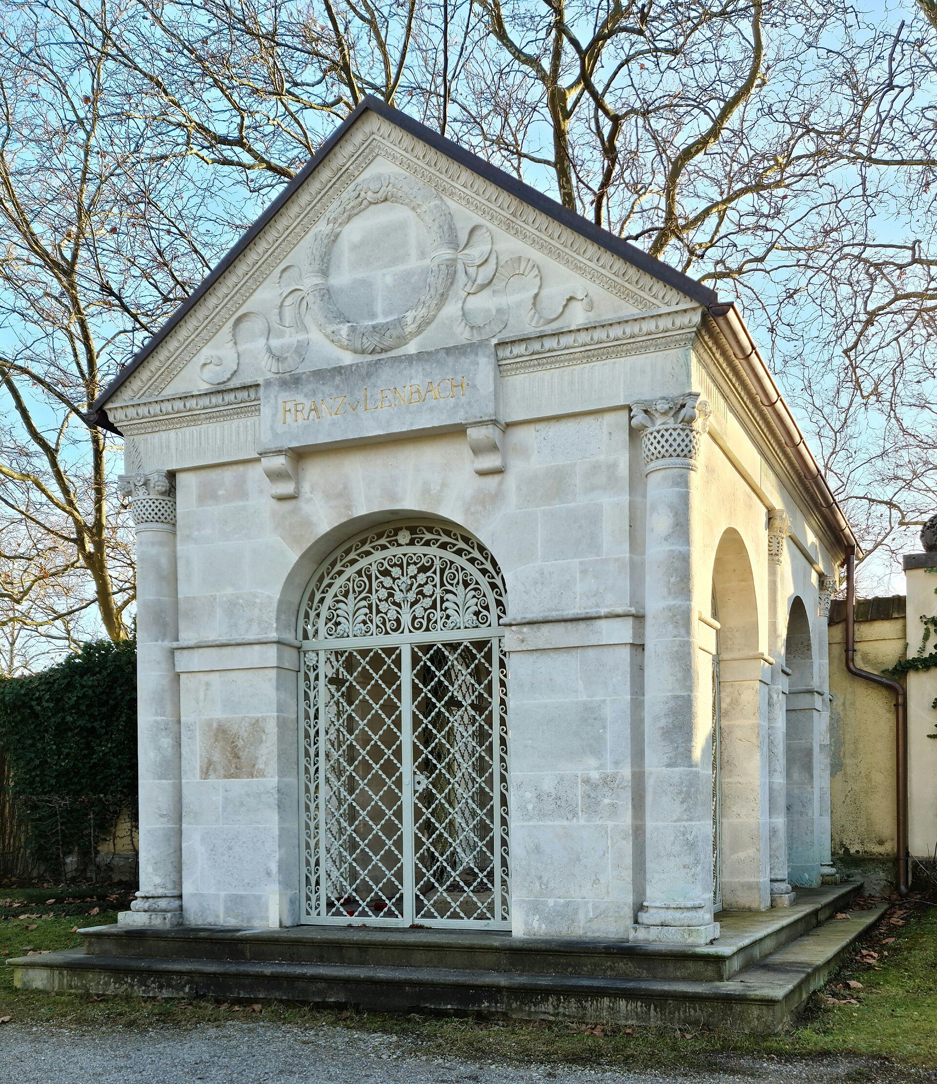 Grabkapelle von Franz von Lenbach auf dem Westfriedhof München